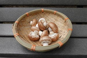 小啡菇 五両一份，約5-7粒 Button mushrooms 180g (about 5-7 pieces)